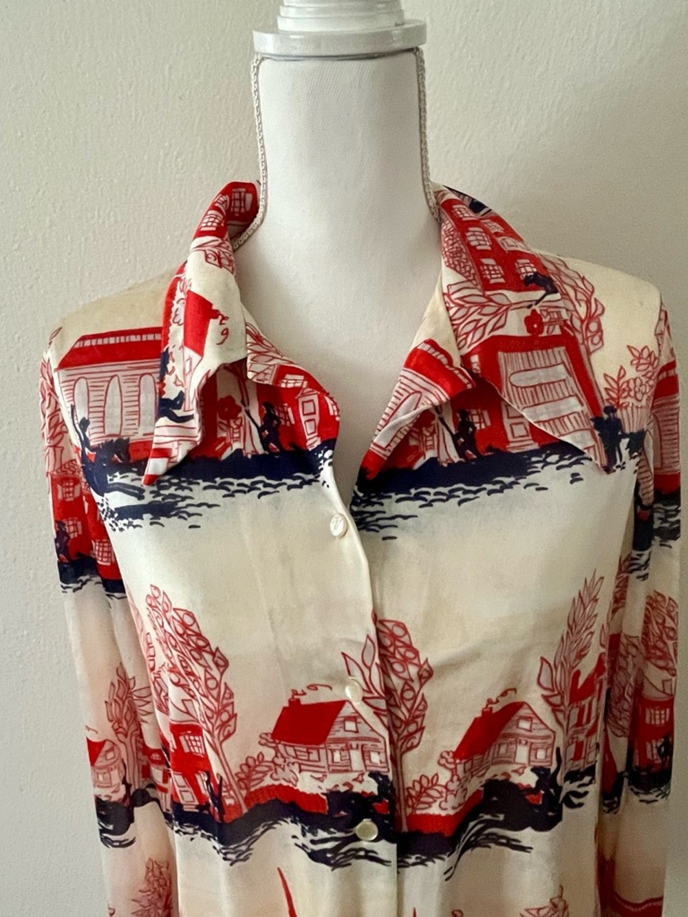 Graff California Wear red + cream button up blouse with a fun print #california - Picture 2 of 8